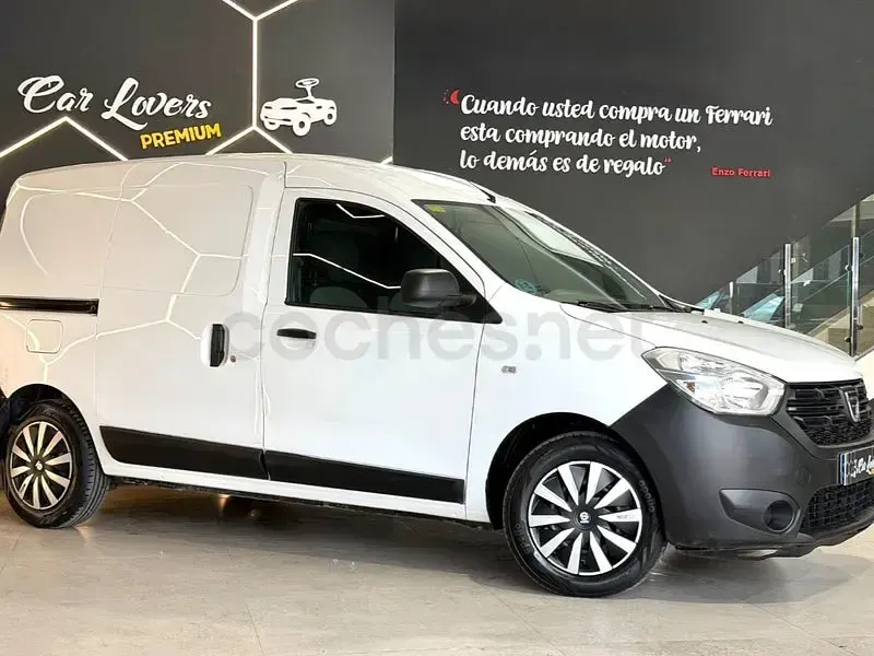 Usado Dacia Dokker Essentiel 95 CV (69 kW) 2019 Blanco Monovolumen