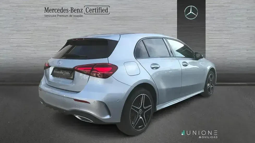 Käytetty Mercedes A250 218 HP (160 kW) 2024 Harmaa Sedan