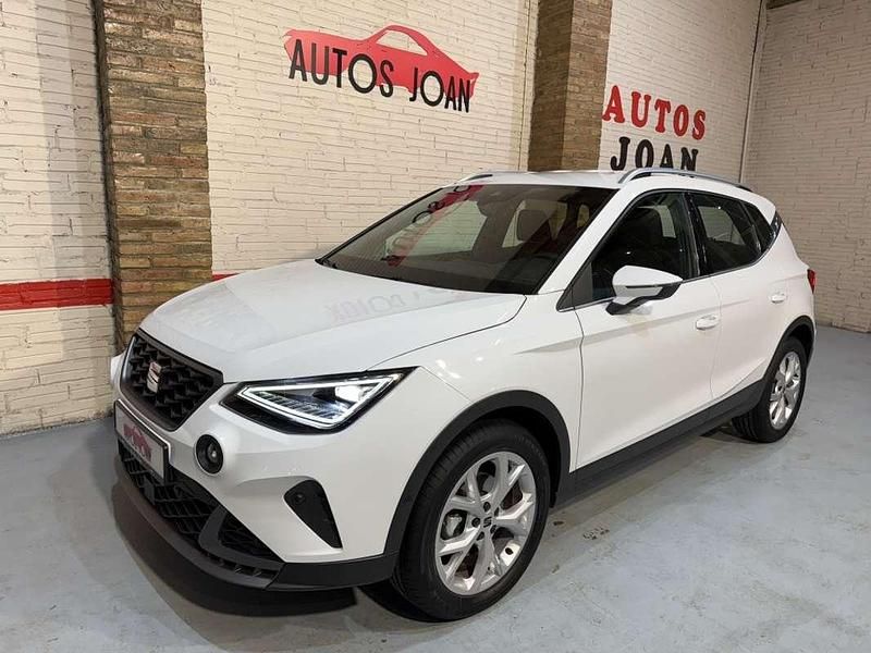 Blanco Usado 2024 Seat Arona FR SUV | 19.900 € (Precio justo) - Imagen 1/4