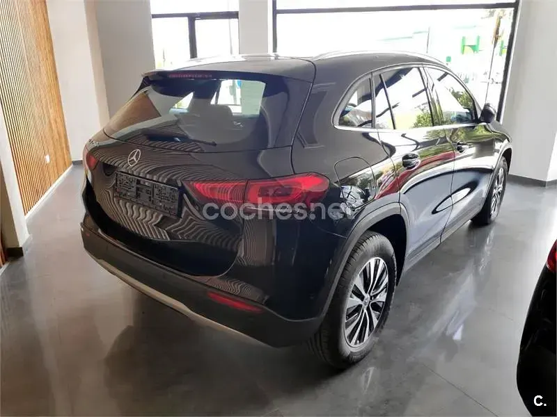 Usado Mercedes GLA250 218 CV (160 kW) 2022 Negro SUV