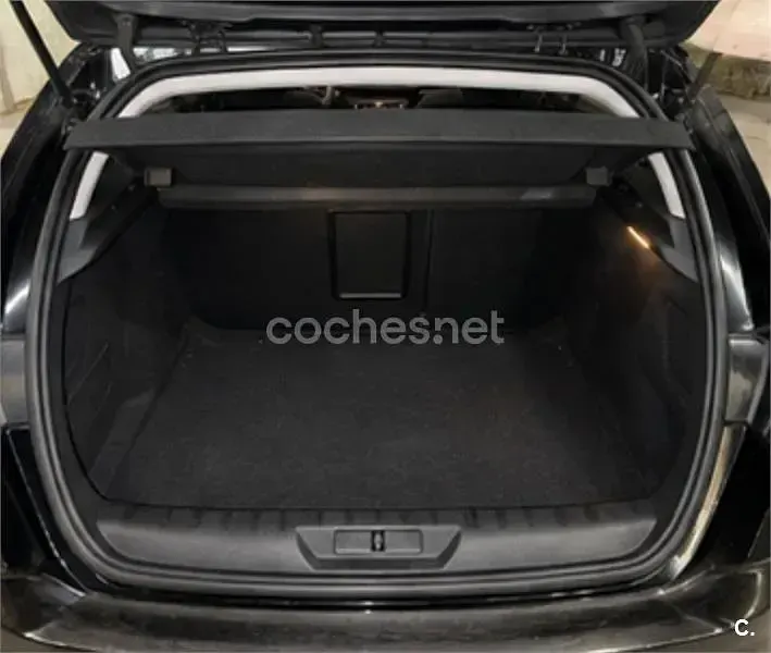 Usado Peugeot 308 Active 92 CV (67 kW) 2014 Negro Berlina
