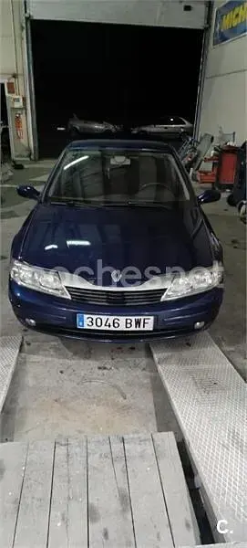 Usado Renault Laguna II Dynamique 120 CV (88 kW) 2002 Azul Berlina