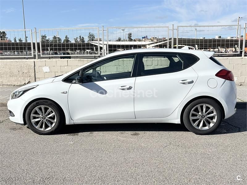 Usado Kia Ceed GT 90 CV (66 kW) 2014 Blanco Berlina