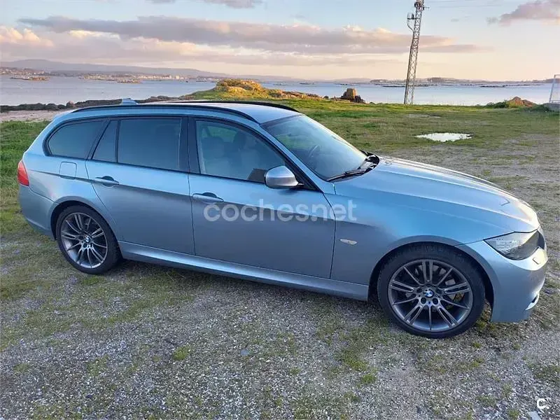 Usado BMW 330 Sport Line 245 CV (180 kW) 2010 Azul Familiar