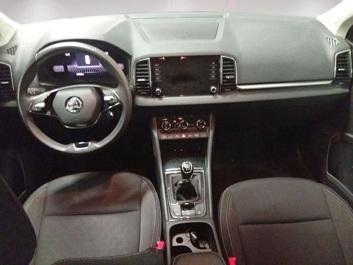 Usado Skoda Karoq Selection 115 CV (84 kW) 2024 Blanco SUV