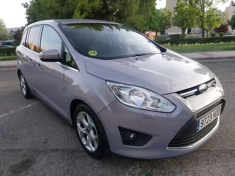 Usado Ford Grand C-Max Trend 115 CV (84 kW) 2011 Gris / plata Monovolumen