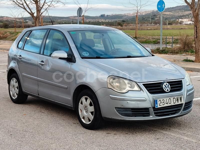 Usado VW Polo Match 70 CV (51 kW) 2006 Gris / plata Berlina