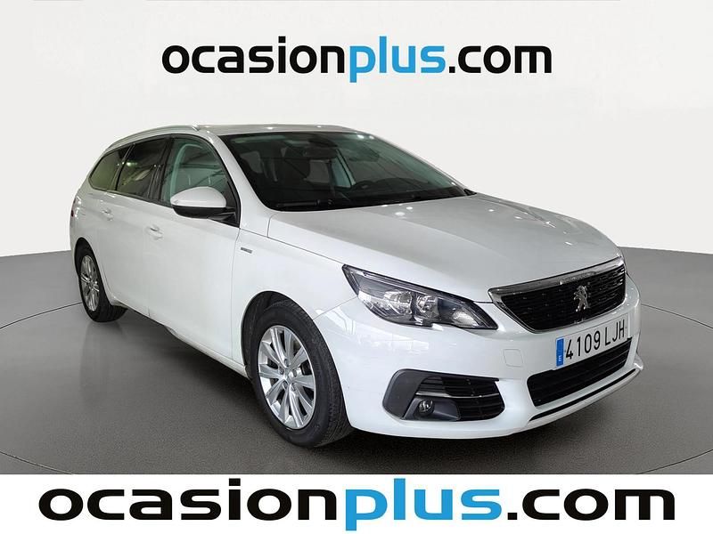 Usado Peugeot 308 SW Style 131 CV (96 kW) 2020 Blanco Familiar