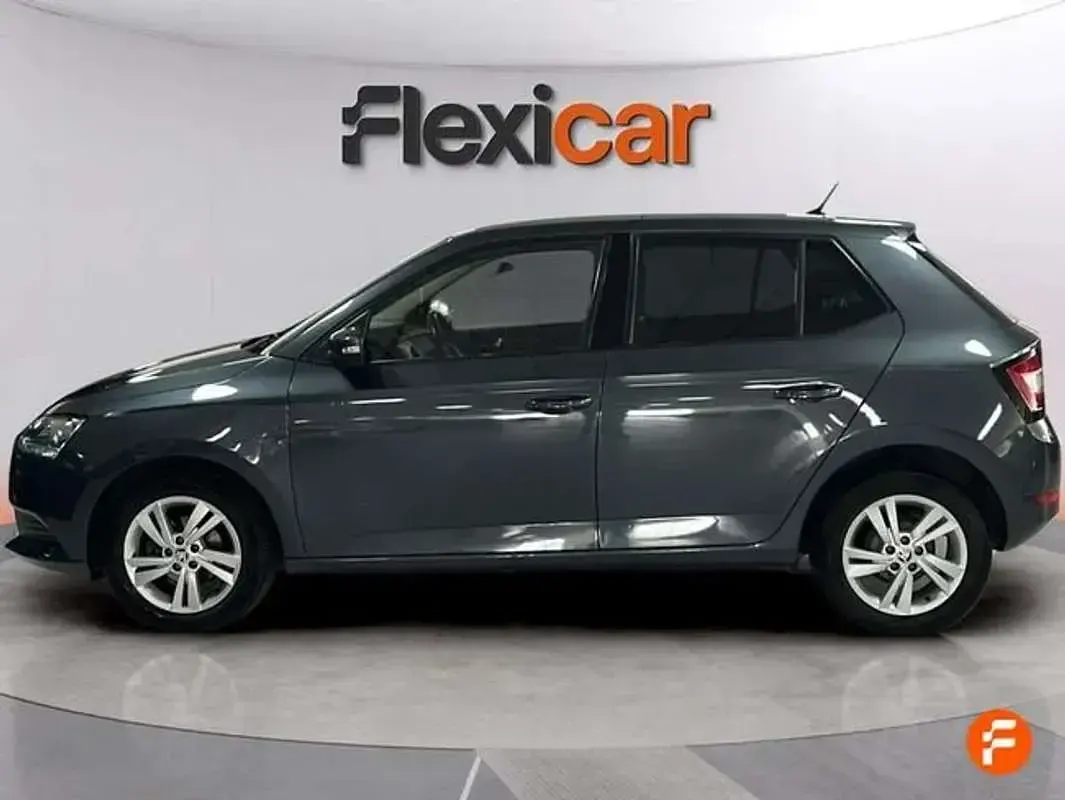 Usado Skoda Fabia Ambition 60 CV (44 kW) 2020 Azul Utilitario