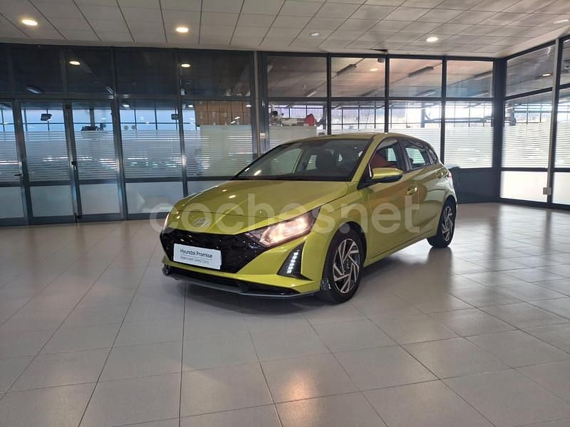 Amarillo Usado 2024 Hyundai i20 Berlina | 17.900 € (Precio justo) - Imagen 1/4