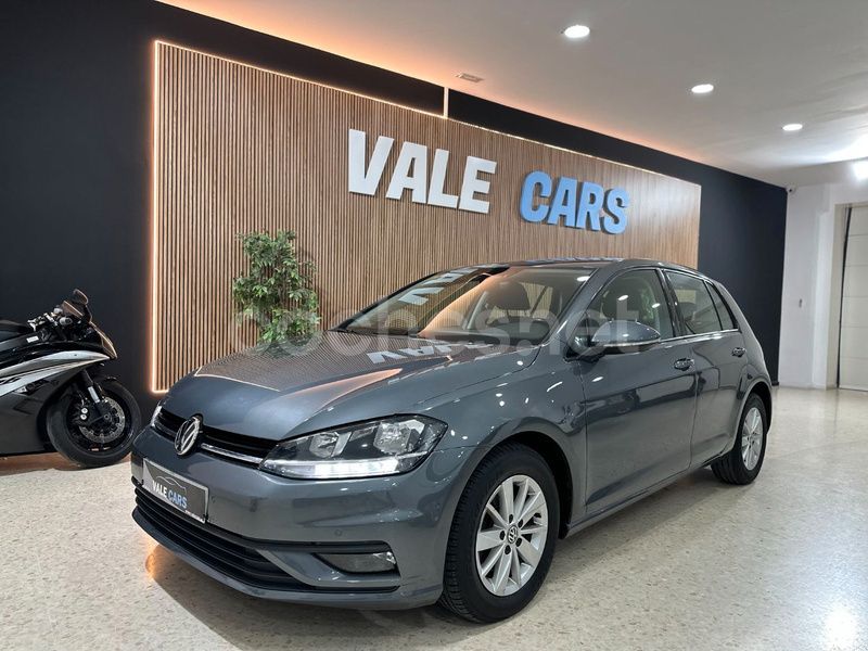 Gris / plata Usado 2018 VW Golf VII Advance Berlina | 14.200 € (Precio justo) - Imagen 1/4