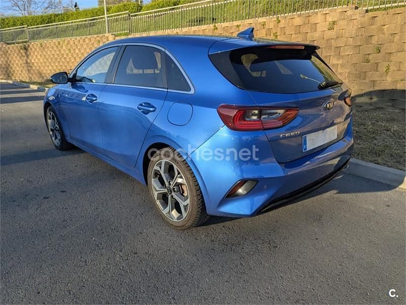Usado Kia Ceed 100 CV (73 kW) 2020 Azul Utilitario