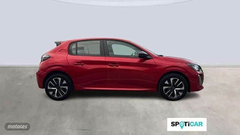 Usado Peugeot 208 Active 101 CV (74 kW) 2024 Rojo Utilitario