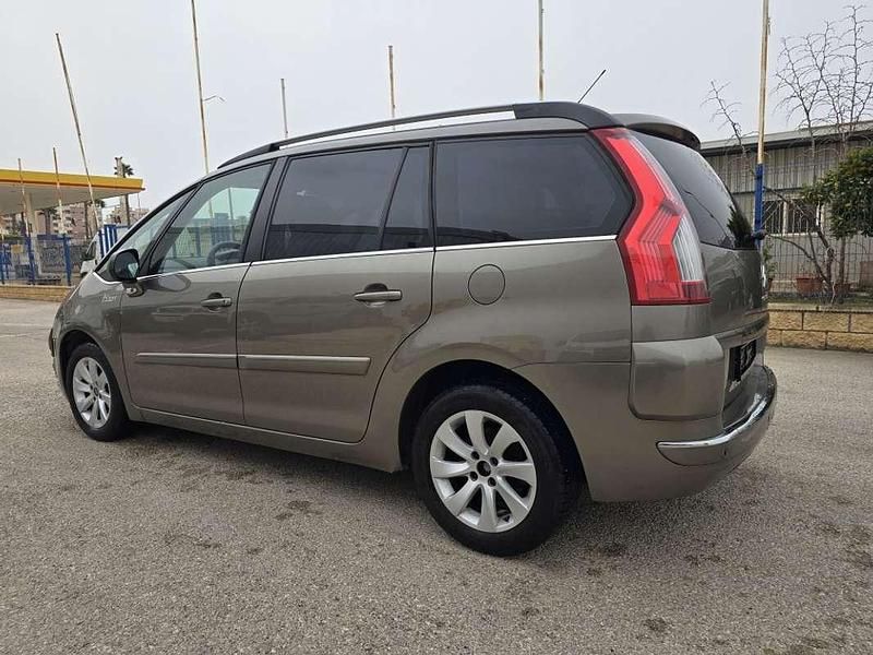 Usado Citroën Grand C4 Picasso Seduction 111 CV (81 kW) 2012 Gris Monovolumen