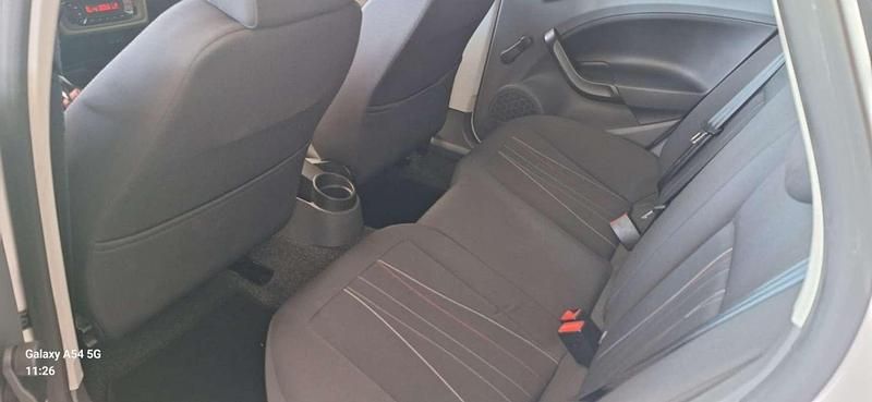 Używany Seat Ibiza Copa 105 KM (77 kW) 2012 Biały Hatchback