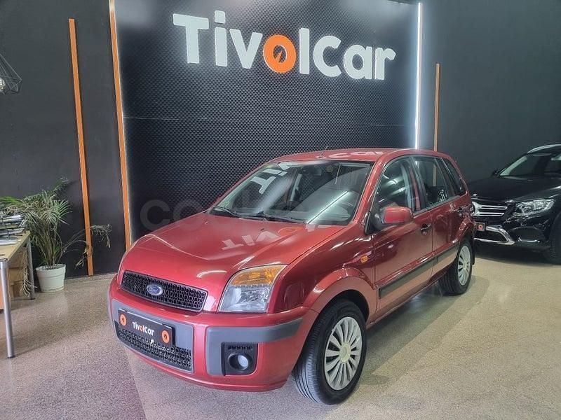 Usado Ford Fusion Ambiente 68 CV (50 kW) 2008 Granate Utilitario