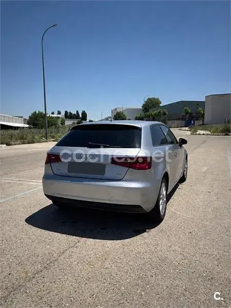 Usado Audi A3 Premium 110 CV (80 kW) 2016 Gris / plata Berlina