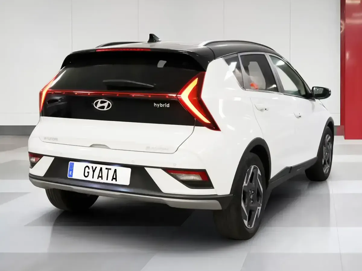 Usado Hyundai Bayon 100 CV (73 kW) 2025 Blanco SUV