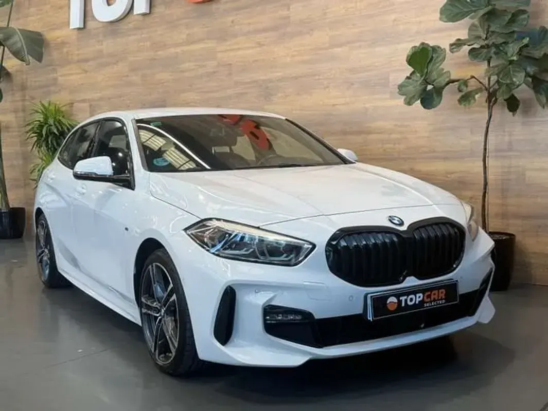 Usado BMW 118 M Sport 150 CV (110 kW) 2022 Blanco Utilitario