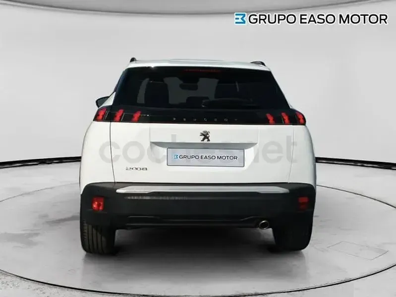 Usado Peugeot 2008 Allure 110 CV (80 kW) 2022 Blanco SUV