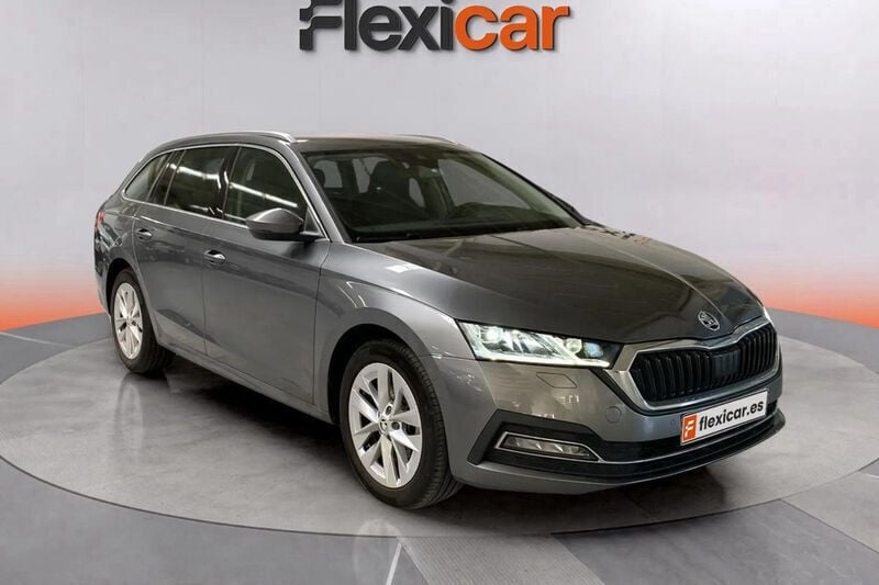 Gris Usado 2023 Skoda Octavia Selection Familiar | 23.190 € (Precio justo) - Imagen 1/4