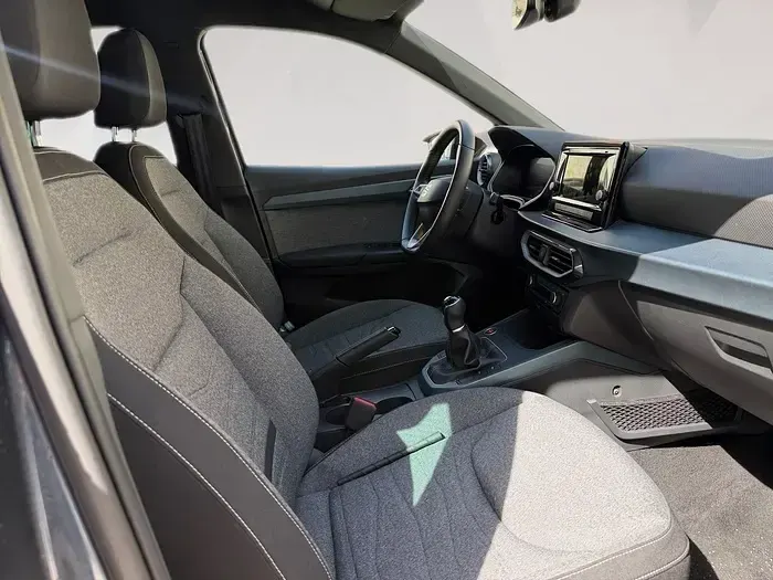 Usado Seat Arona Xperience 115 CV (84 kW) 2025 Gris SUV
