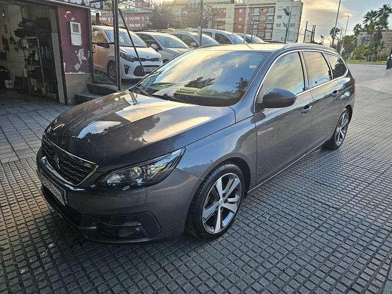 Usado Peugeot 308 SW Allure 131 CV (96 kW) 2018 Gris Familiar