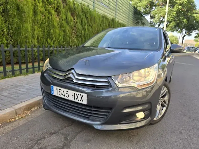 Usado Citroën C4 114 CV (83 kW) 2014 Gris / plata Berlina