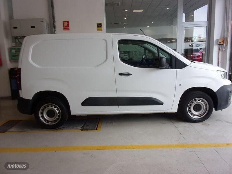 Blanco Usado 2021 Peugeot Partner S Monovolumen | 12.990 € (Un poco caro) - Imagen 1/4