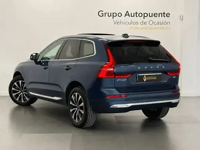 Usado Volvo XC60 Plus 197 CV (144 kW) 2022 Azul SUV