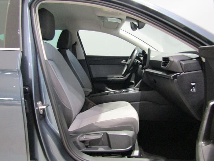 Usado Seat Leon Style 116 CV (85 kW) 2025 Gris