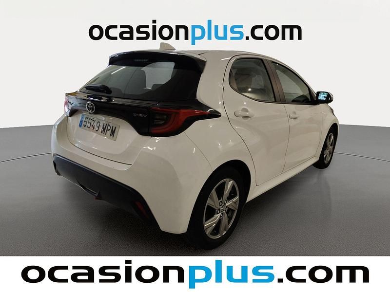 Usado Toyota Yaris Hybrid Active 116 CV (85 kW) 2024 Blanco Utilitario
