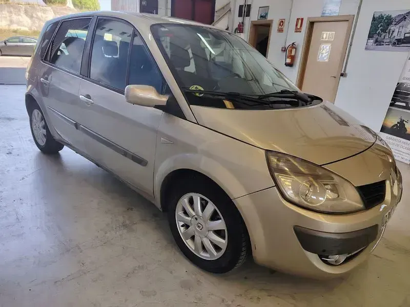 Usado Renault Scénic II Dynamique 130 CV (95 kW) 2007 Beige Monovolumen