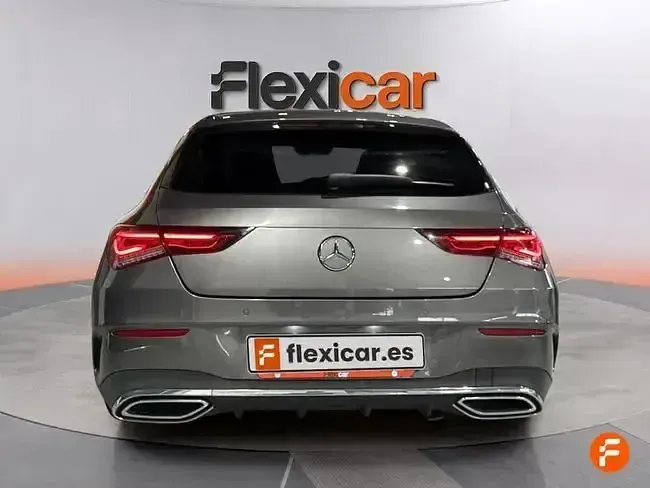 Usado Mercedes CLA200 Shooting Brake 150 CV (110 kW) 2020 Gris Familiar