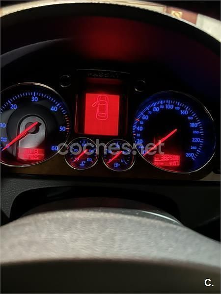 Gris / plata Usado 2005 VW Passat Highline Berlina | 2999 € (Precio justo) - Imagen 1/1