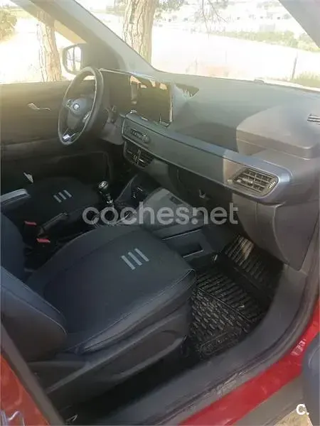 Usado Ford Tourneo Courier Active 125 CV (91 kW) 2024 Rojo Monovolumen
