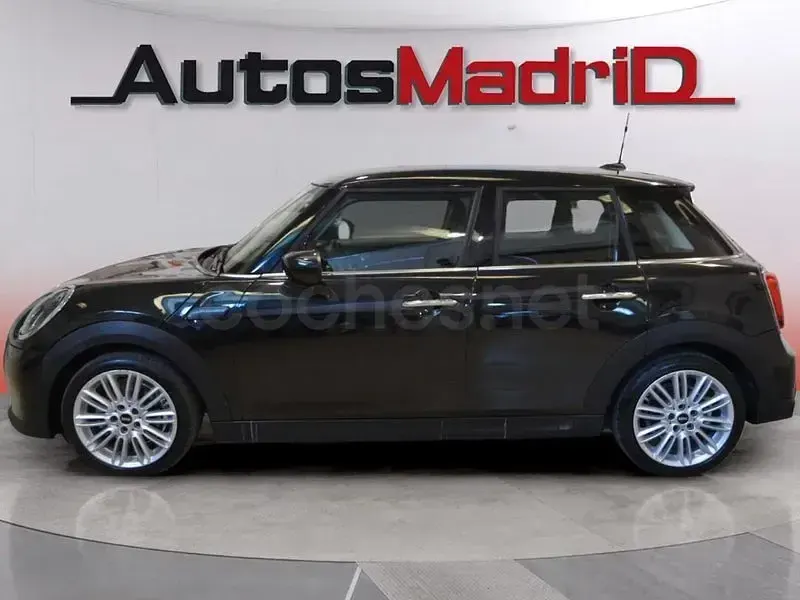 Usado Mini Cooper 136 CV (100 kW) 2023 Negro Utilitario