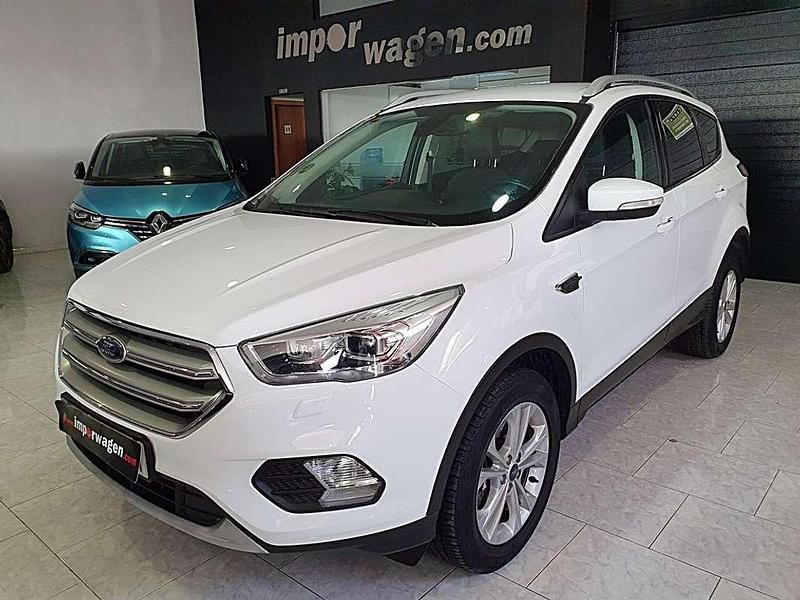 Usado Ford Kuga Titanium 120 CV (88 kW) 2017 Blanco SUV