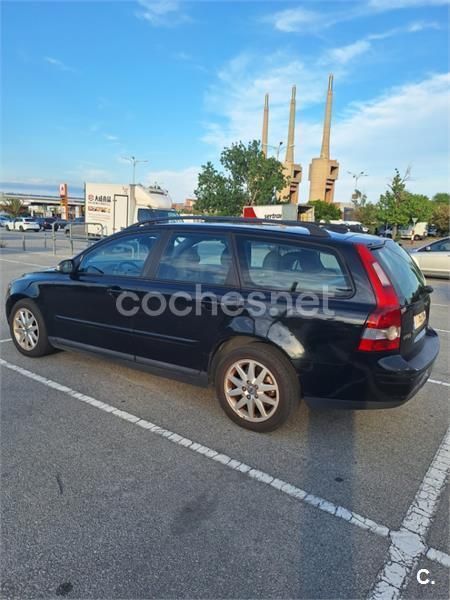 Negro Usado 2007 Volvo V50 Momentum Familiar | 2000 € (Buen precio) - Imagen 1/4