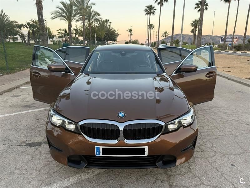 Begagnad BMW 318 Shadowline 150 HK (110 kW) 2019 Brun Sedan