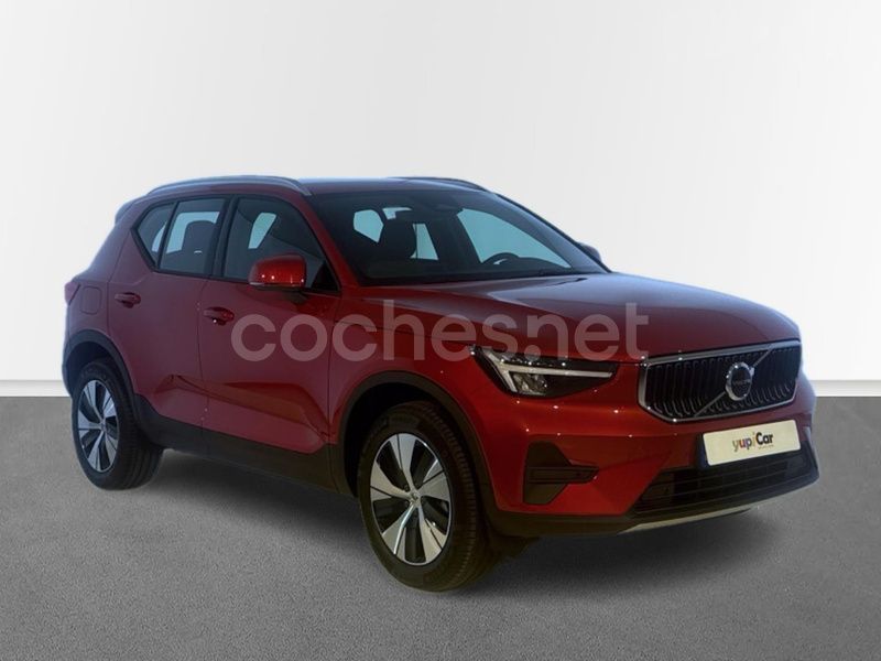 Rojo Nuevo 2025 Volvo XC40 Core SUV | 41.500 € (Un poco caro) - Imagen 1/4