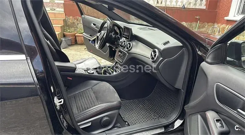 Usado Mercedes GLA250 AMG line 211 CV (155 kW) 2015 Negro SUV