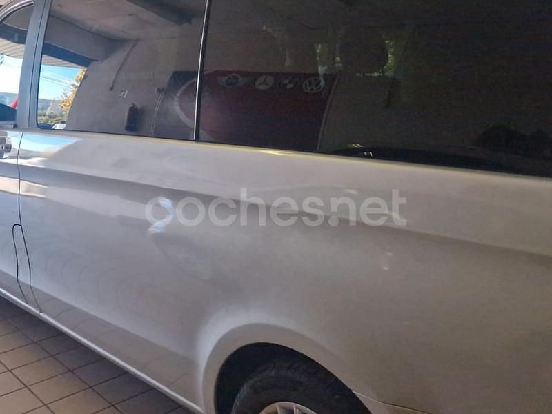 Usado Mercedes V220 Avantgarde 163 CV (119 kW) 2017 Gris / plata Monovolumen