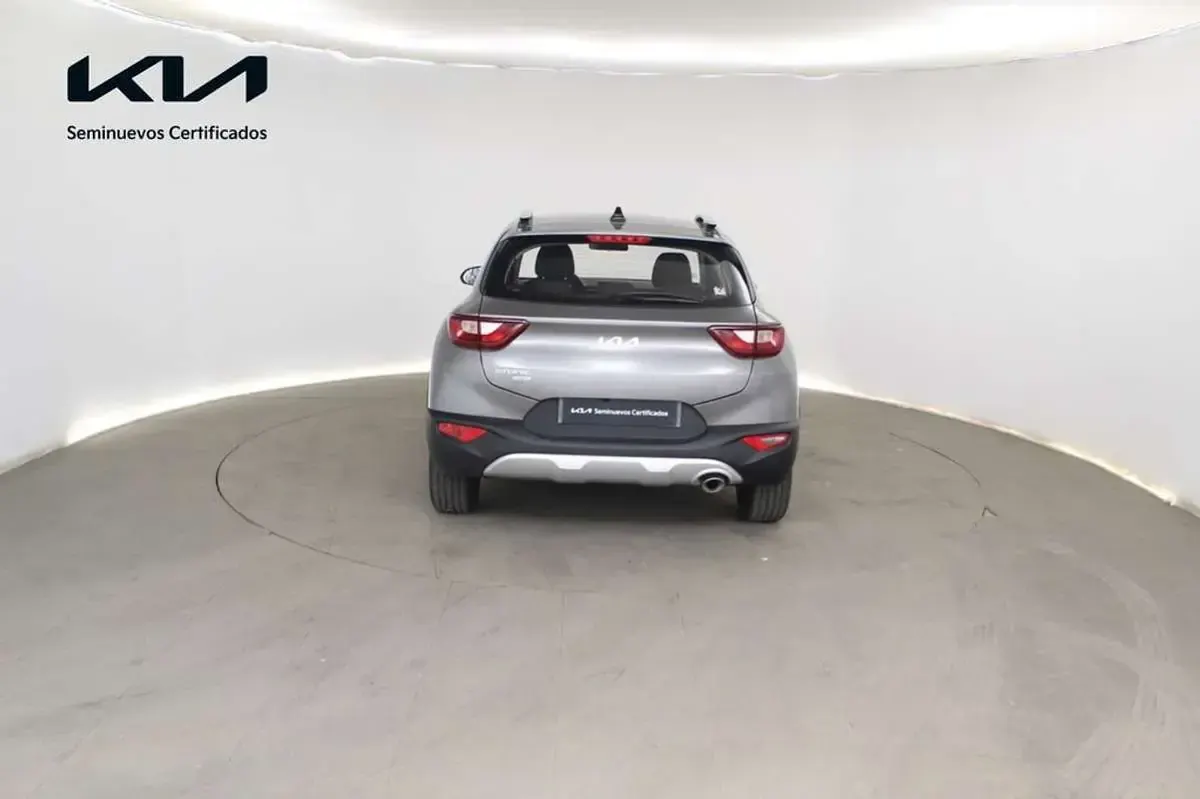 Usado Kia Stonic 114 CV (83 kW) 2025 Gris SUV