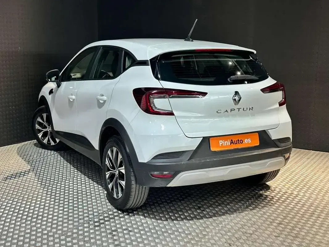 Usado Renault Captur Intens 99 CV (72 kW) 2022 Blanco SUV