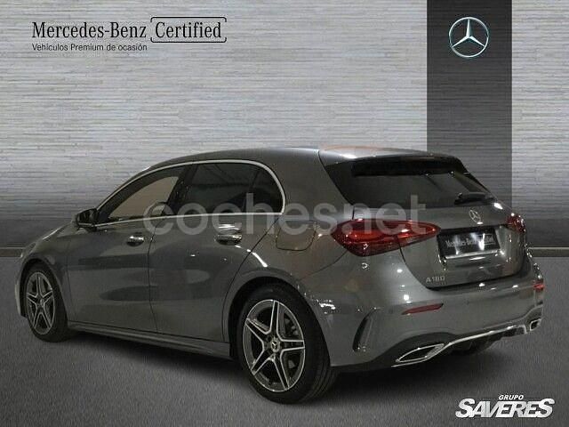 Usado Mercedes A180 136 CV (100 kW) 2025 Gris / plata Berlina