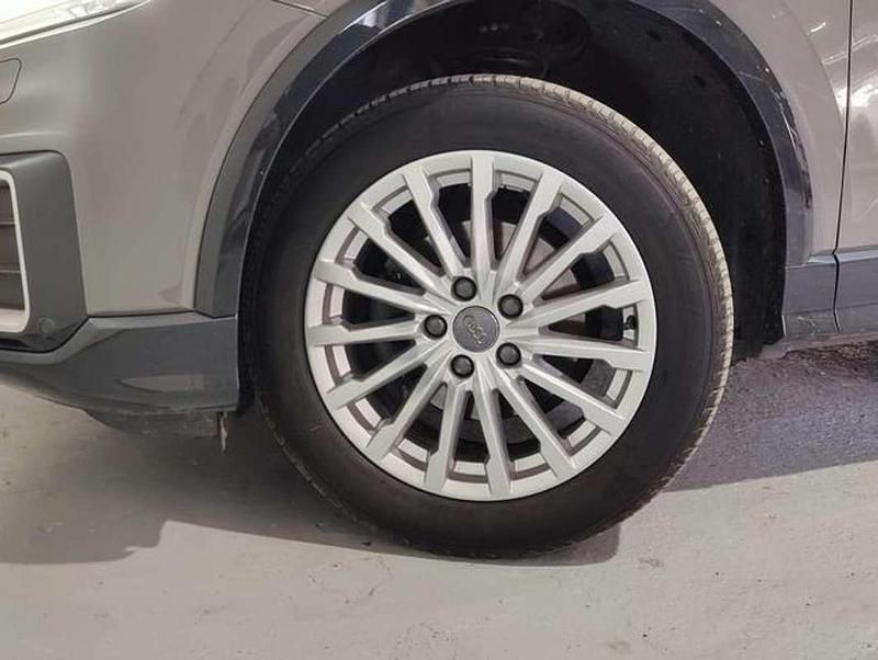 Usado Audi Q2 Design 116 CV (85 kW) 2019 Gris SUV