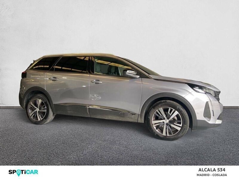 Usado Peugeot 5008 Allure 130 CV (95 kW) 2023 Gris Monovolumen