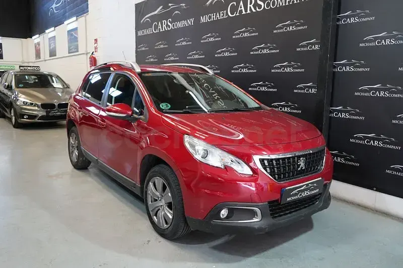 Usado Peugeot 2008 Active 110 CV (80 kW) 2016 Rojo SUV