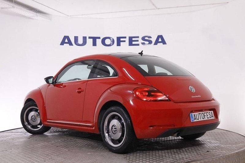 Usado VW Beetle Design 105 CV (77 kW) 2014 Rojo Utilitario
